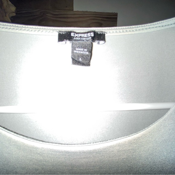 Women’s Express Body Contour - Picture 3 of 4